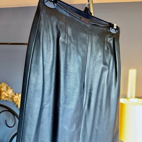 Danier Black Leather Moto Pants - Picture 3 of 11